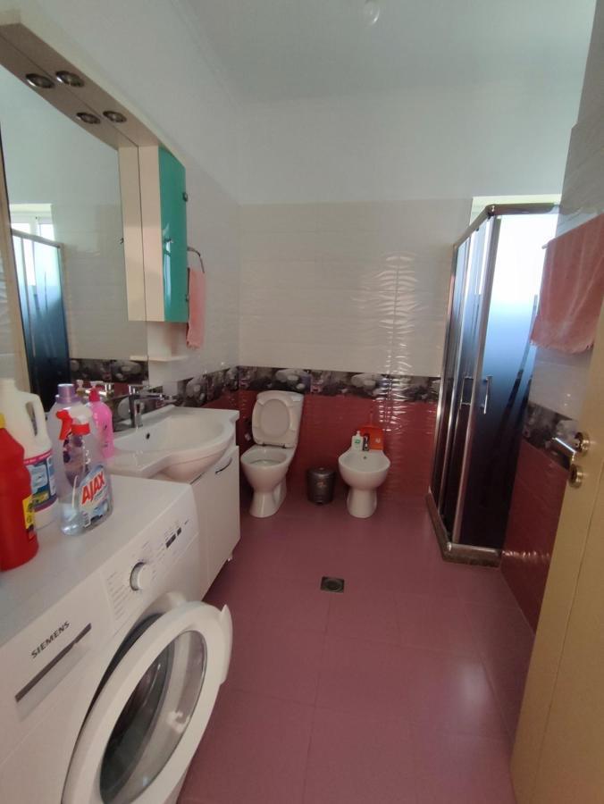 Cheerful 2 Bedroom Villa With Free Parking. ジロカストラ エクステリア 写真